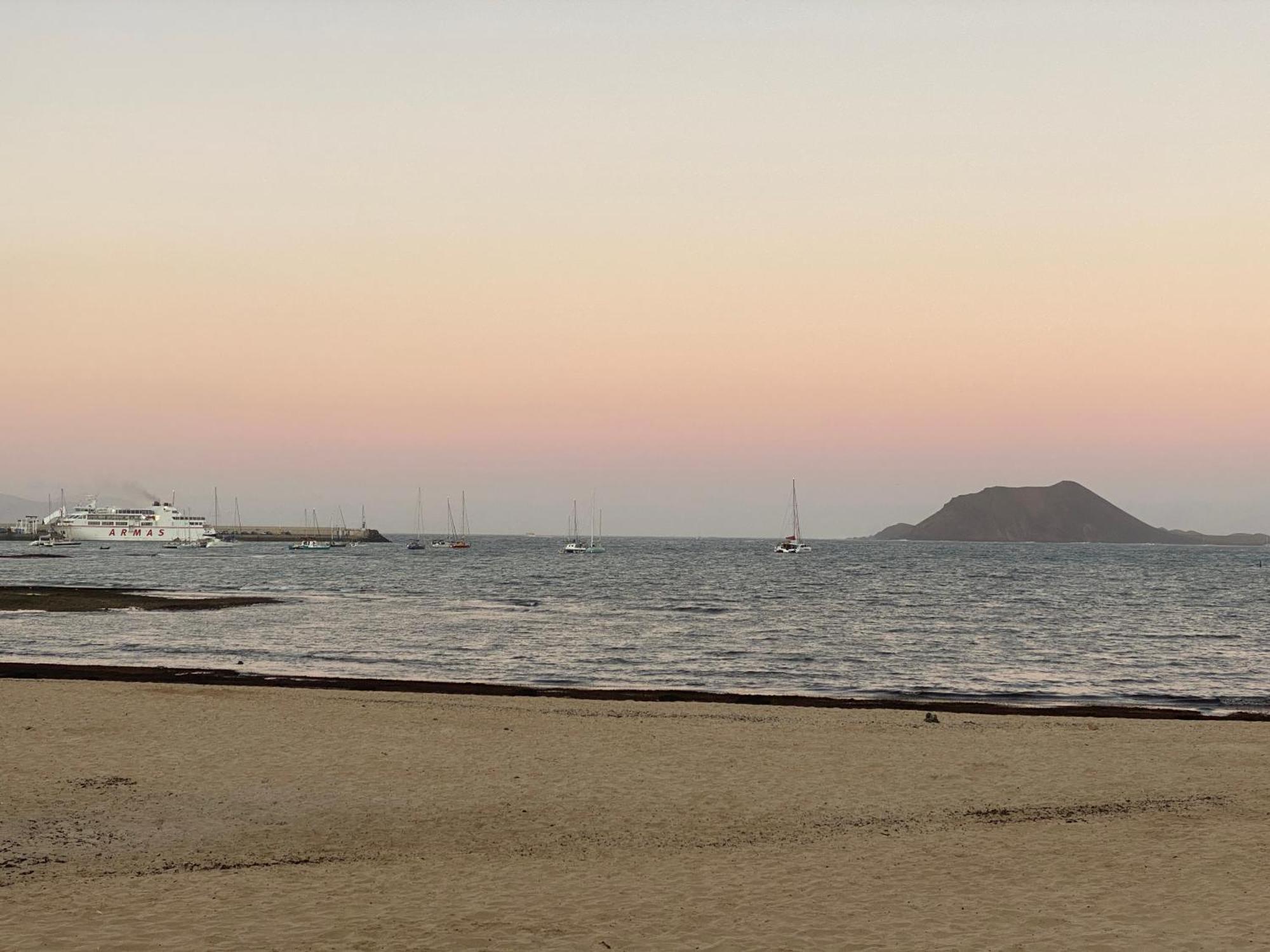 Sun And Surf Stay Corralejo Extérieur photo